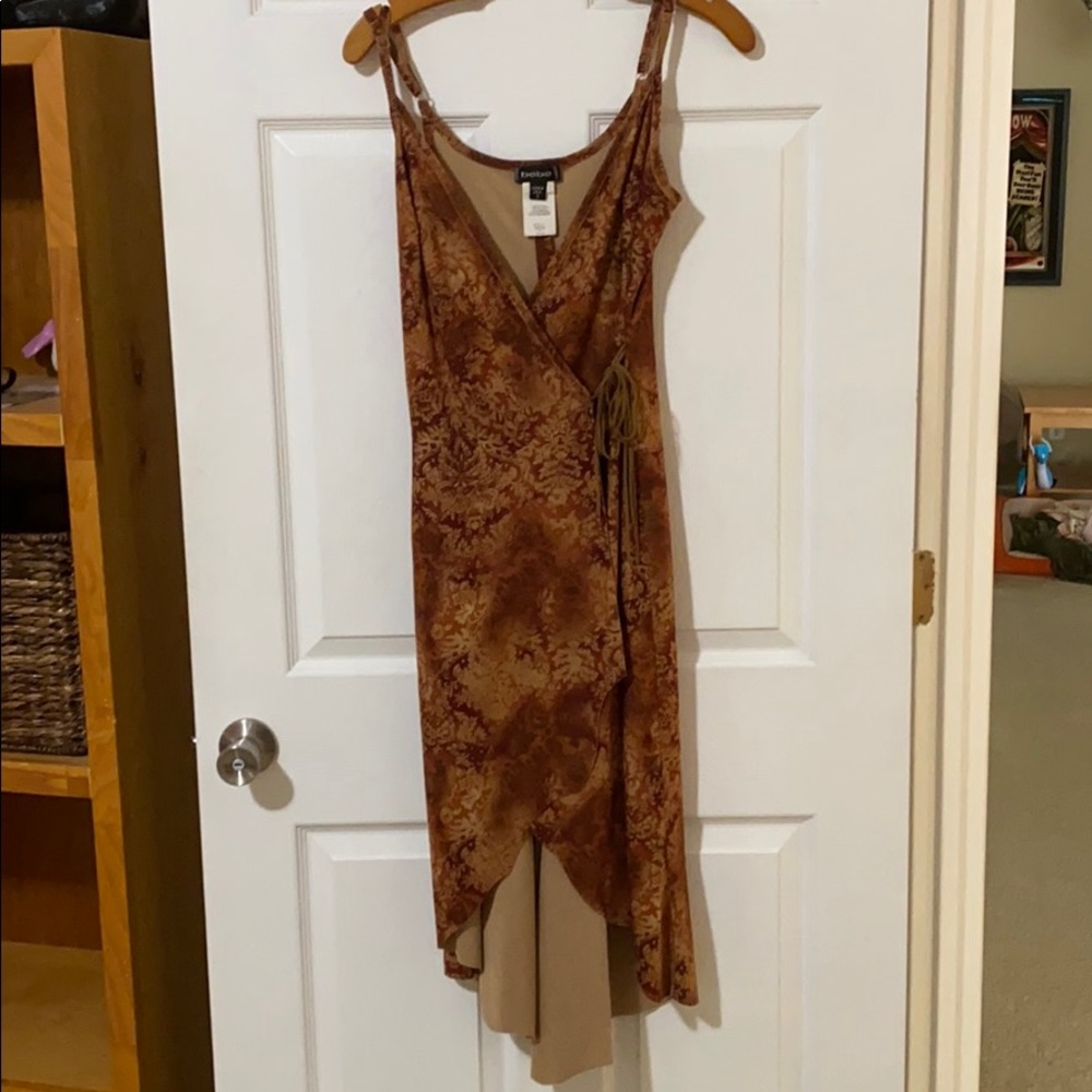 Bebe Knee length Floral wrap dress